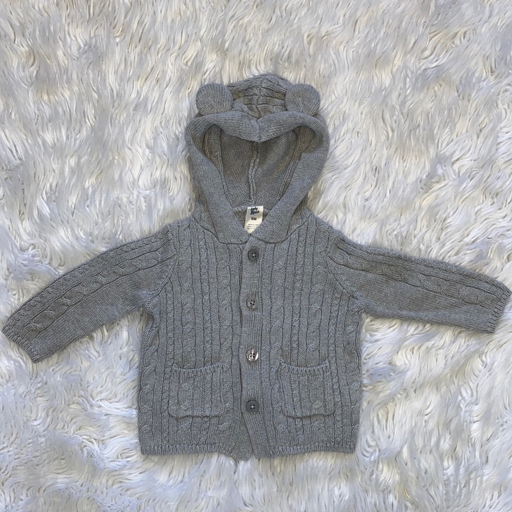Gray baby cable knit Osh Kosh sweater. Size 9mos